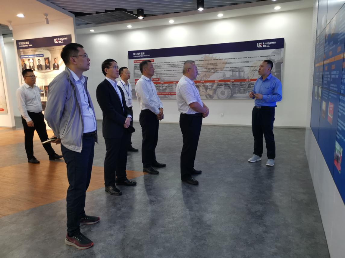 中植企业集团一行来我市考察调研,中租联机械