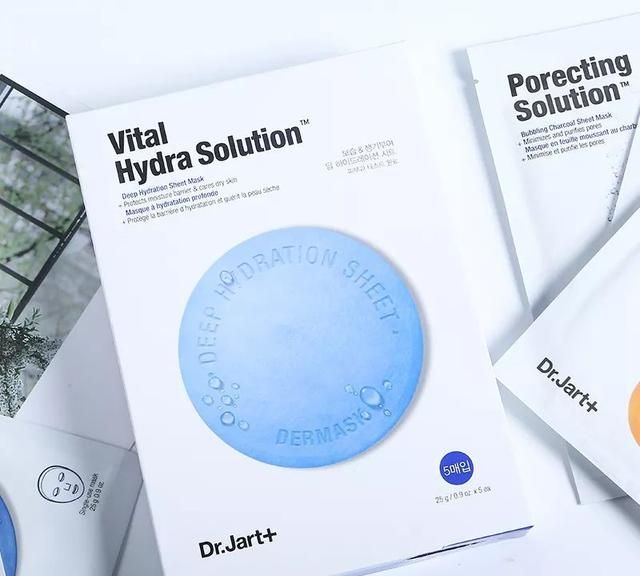 冬天需要一款超强补水面膜,一年四季都在做补水的女人