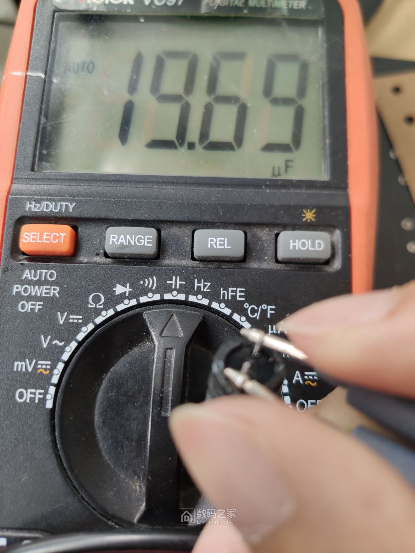 小米22.5瓦充电器拆解,小米120瓦充电器如何拆开维修