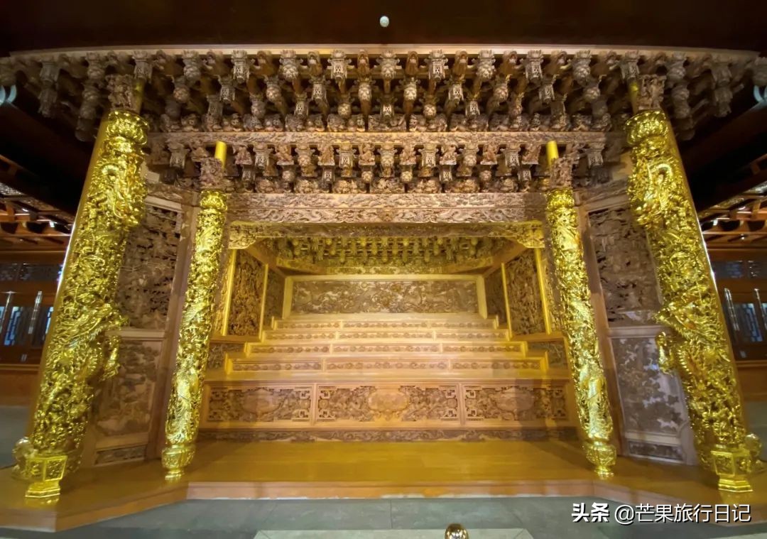 广西“布达拉宫”，据说台湾富商花30亿，用8000工人才建成