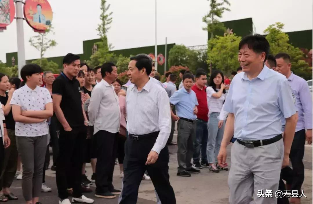 探营寿县三大考场，寿县县委书记勉励考生放松心态，自信迎考