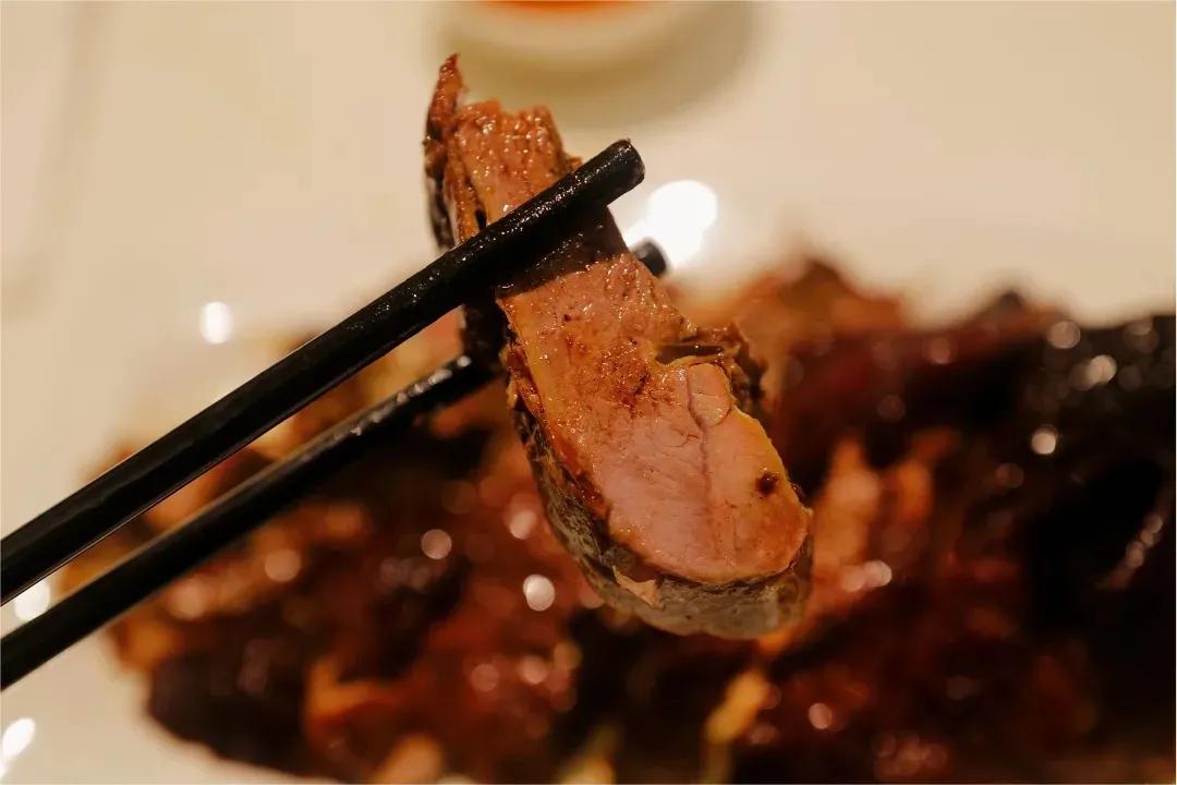 别争了，这条马路才是魔都内卷之王