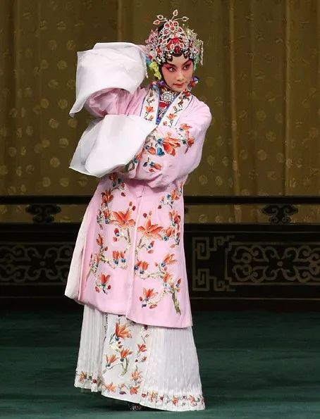 水浒传里面的潘姓女人,水浒坏女性人物介绍