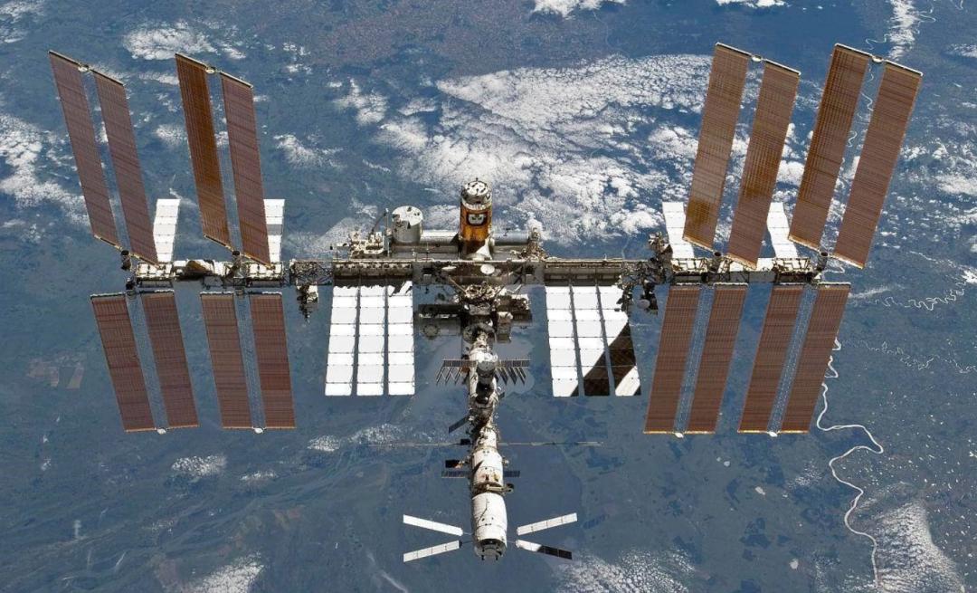 航天员太空产生的便便如何处理,宇航员在太空便便会落到地面吗