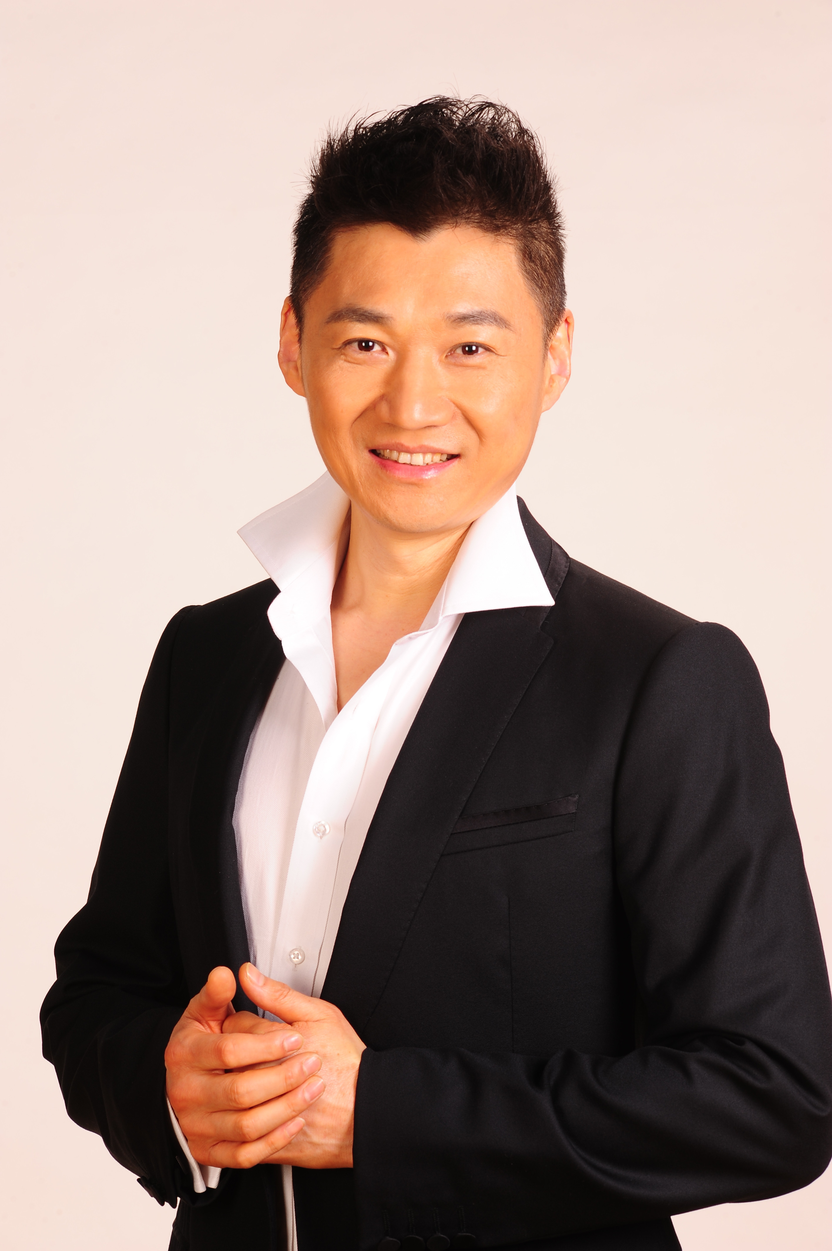 军旅歌唱家康曦新歌《啊！胡杨》胡家印/葛逊/孙文继词，刘书先曲