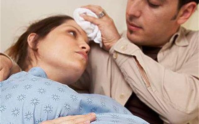 孕晚期不能顺产的三种表现,孕晚期有5种感受说明胎儿入盆