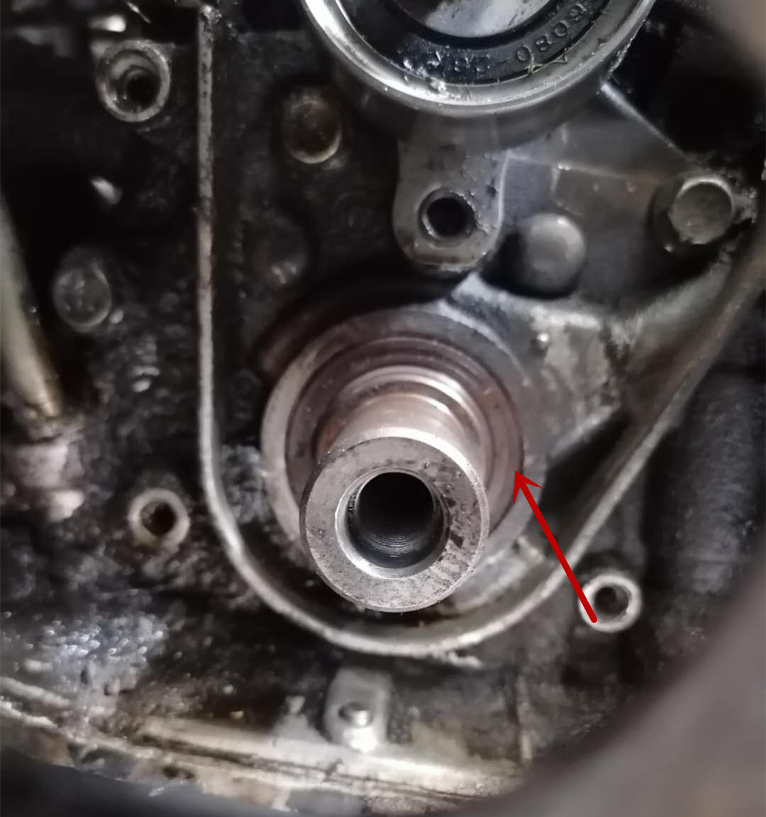 发动机漏油和烧机油大修多少钱,发动机漏油维修费用明细表