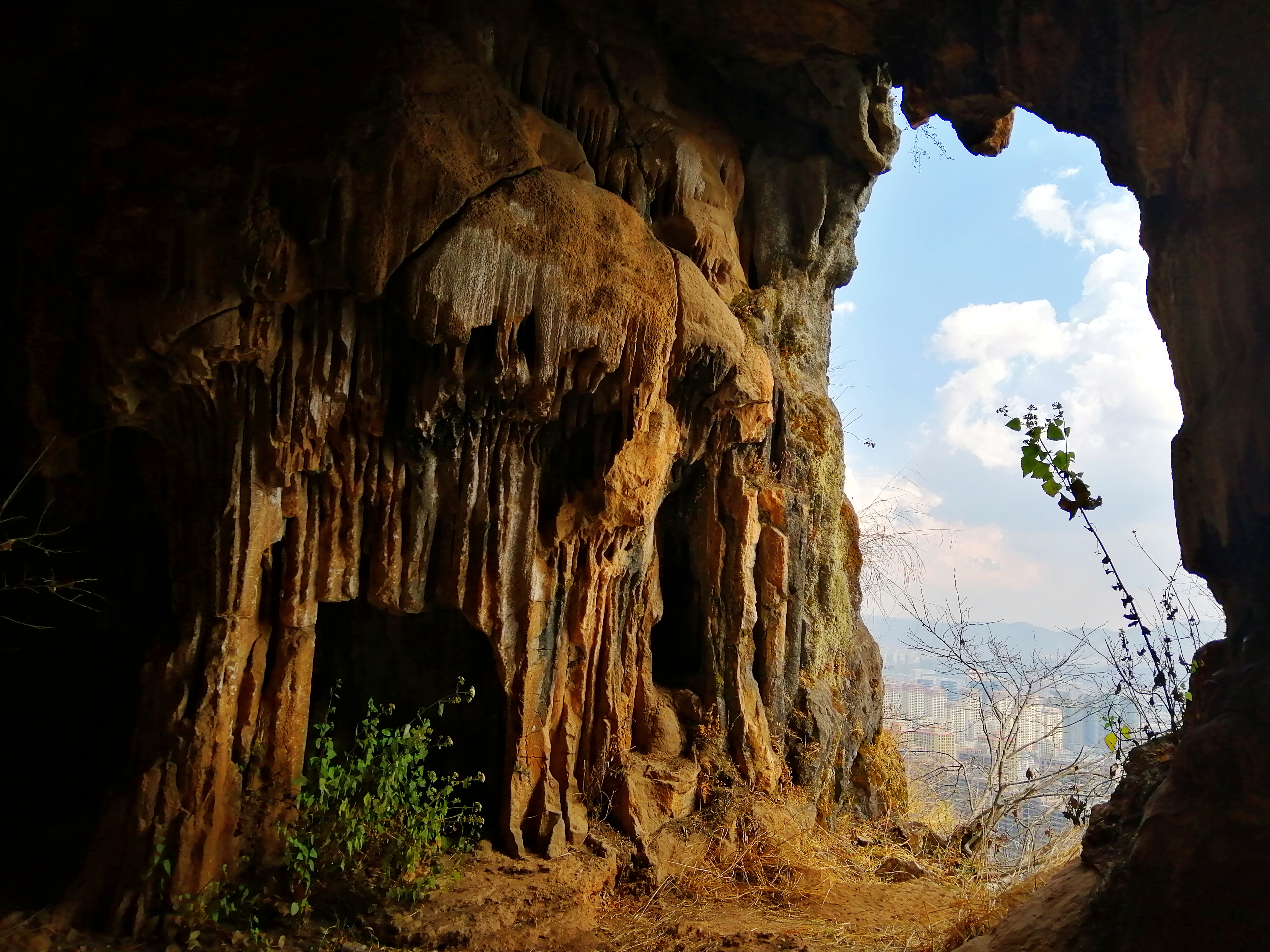 惊喜？悲哀？昆明三环徐霞客探寻过的两个溶洞，还是380年前样子