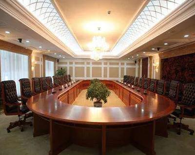 各种场合礼仪的示范动作,各种场合礼节姿势