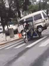 搞笑gif趣图姑娘有话好好说别动手,开心一刻gif搞笑动图