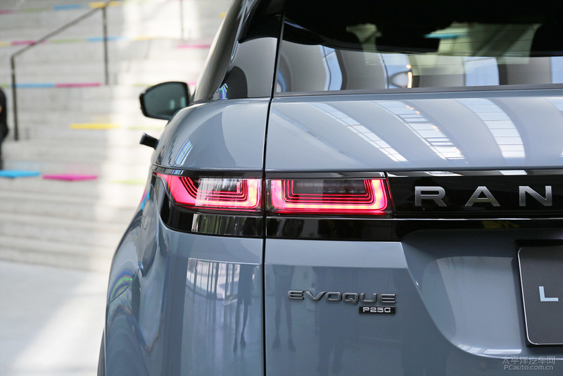 全新揽胜极光越野表现,全新一代路虎揽胜极光车评