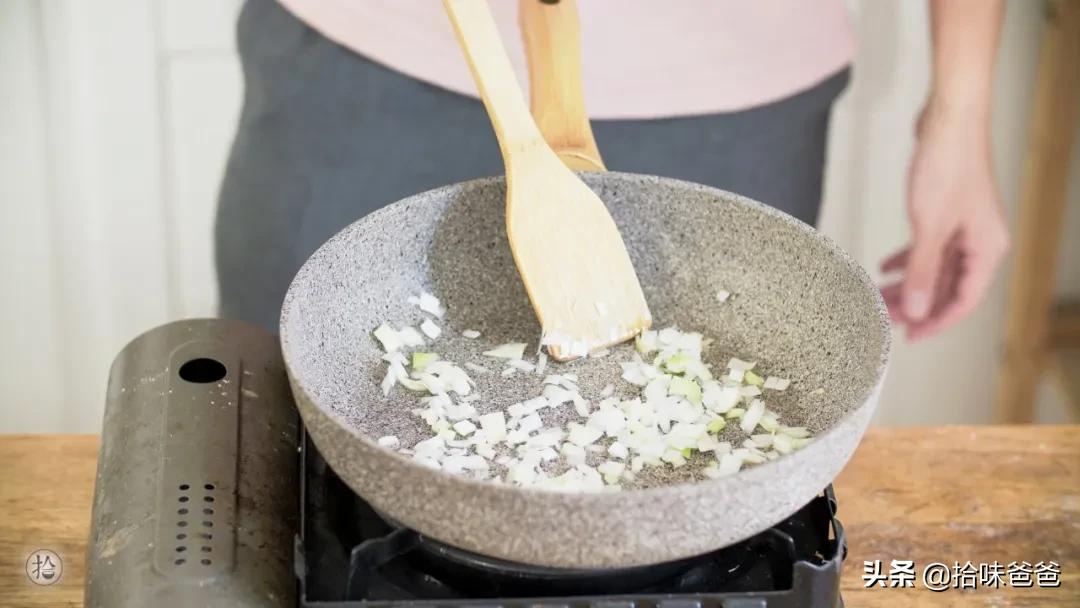 鲜肉包应该怎么做馅儿,牛奶肉包的做法