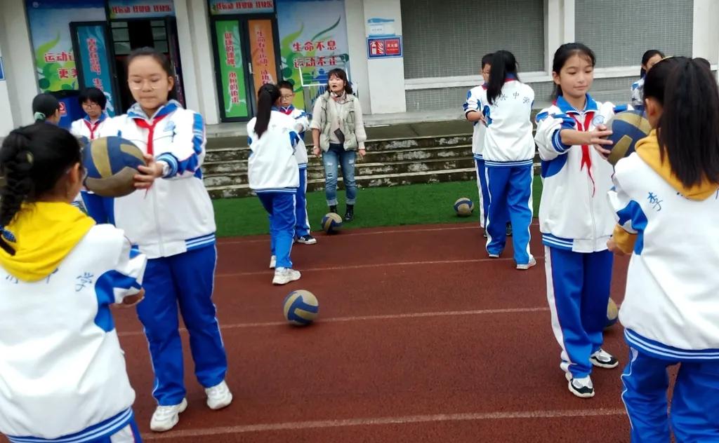 李冰中学都江堰艺术节,都江堰李冰学校文化