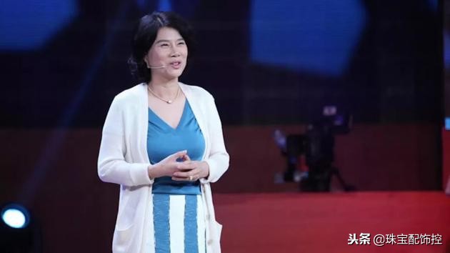 阿娇硕大钻戒完整版,阿娇戒指