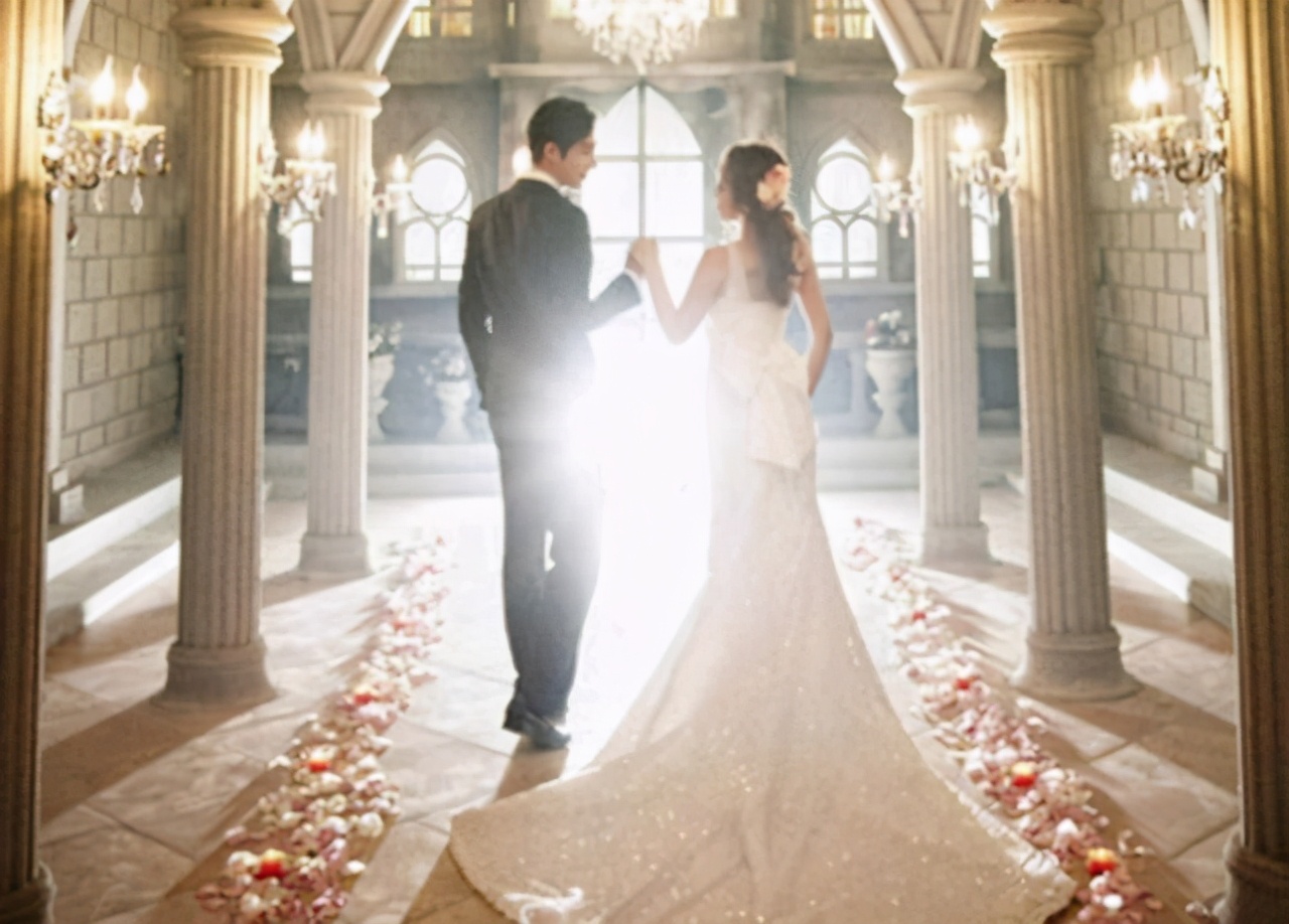 “老公背着我，经常给公婆钱”：缺乏信任的婚姻，不如一个人