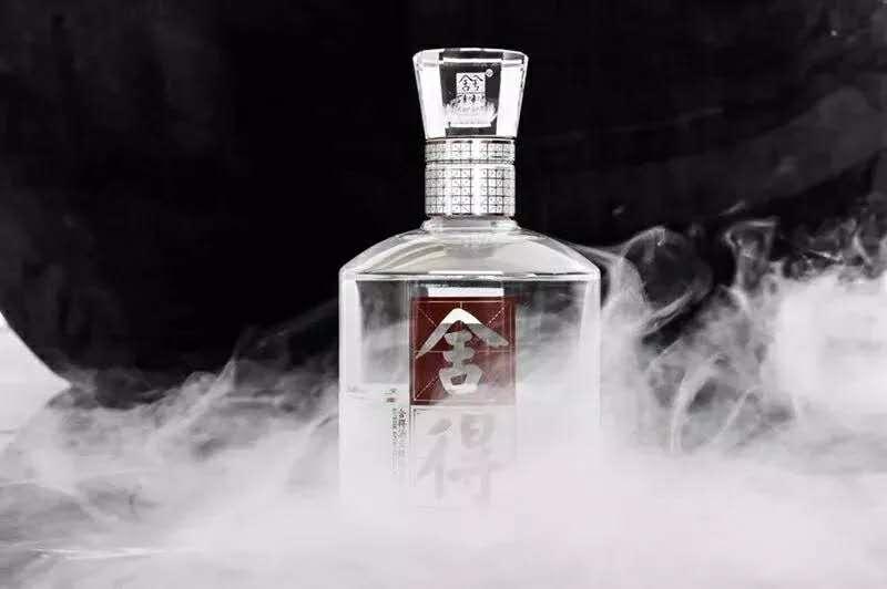 北方的冬天喝啥酒好？白酒、啤酒、葡萄酒各有好处