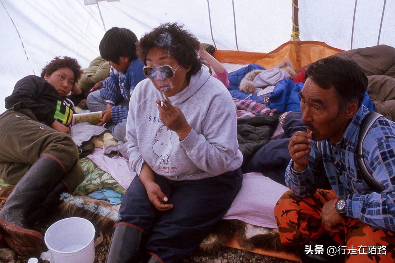 三百年前，加拿大用烟酒毁掉原住民，如今再加上*麻大**
