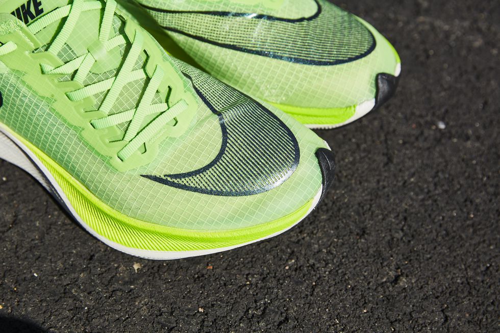 耐克男士超跑跑鞋,nike全新款2000块钱