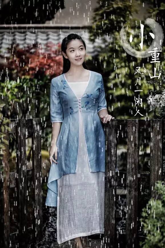 湖南南雅高中毕业的美女楚凌岚，曾因诗词被追捧，现在她工作如何