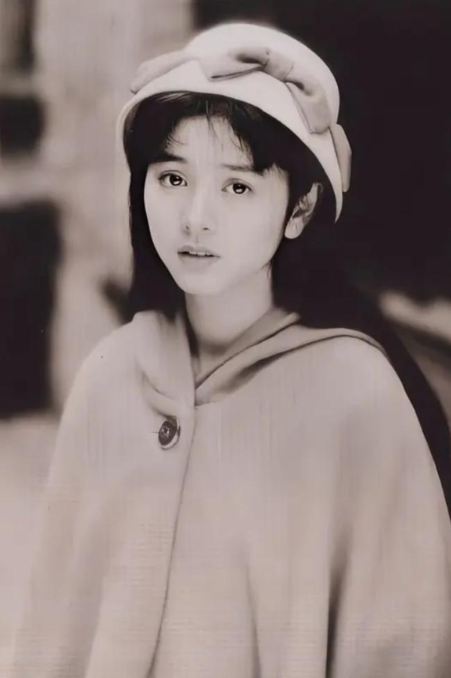 叶蕴仪素颜近况,叶蕴仪年轻颜值