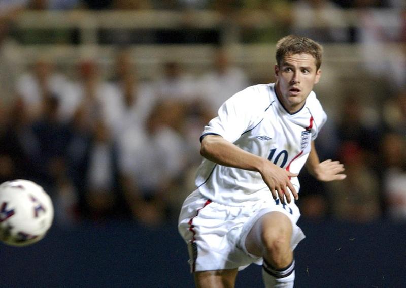 实况足球马尔蒂尼和谁搭档后卫,新版实况足球欧文