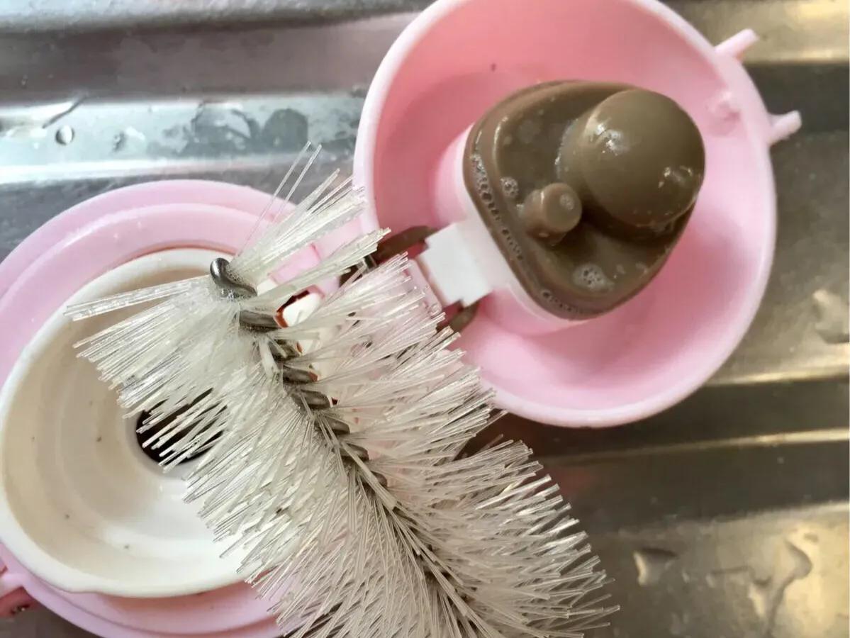 饭壶馊了有妙招，用它洗一洗，还你清新乾淨的饭壶⋯