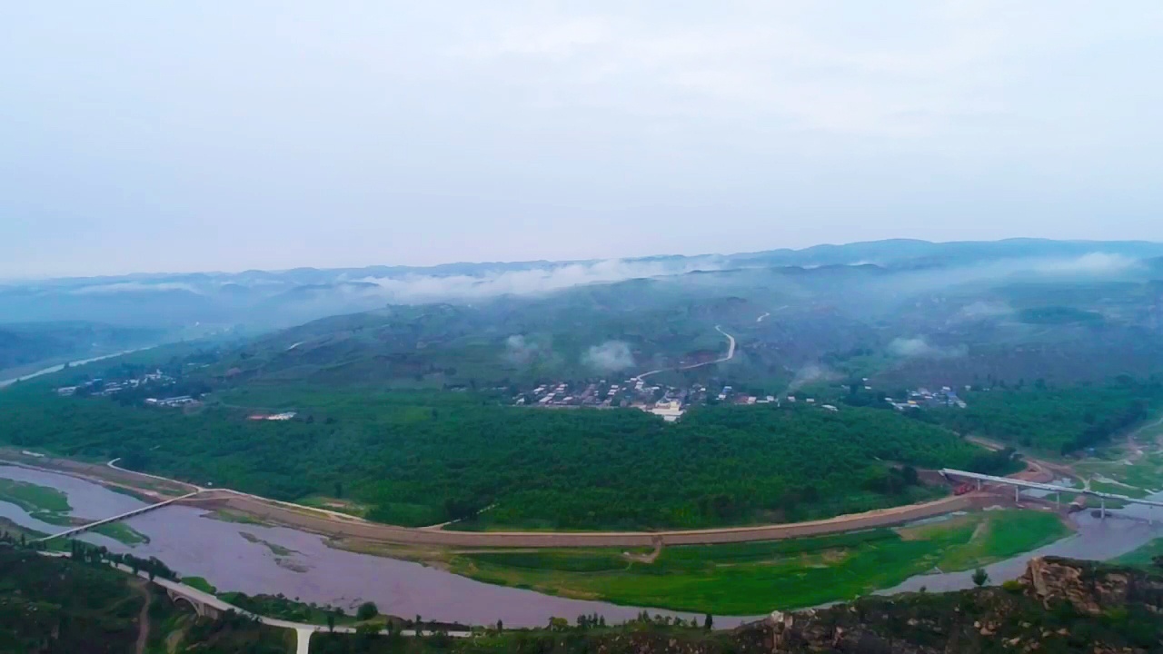 云雾缭绕老君山,云雾缭绕白云观