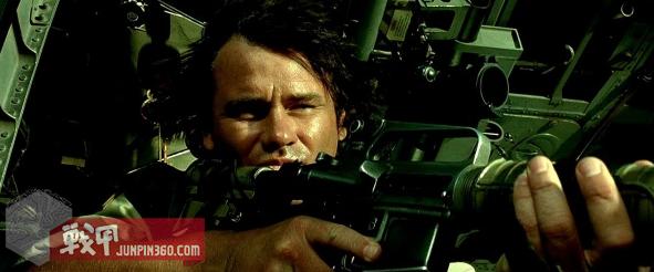 美国黑鹰战机坠落视频,黑鹰坠落最震撼视频