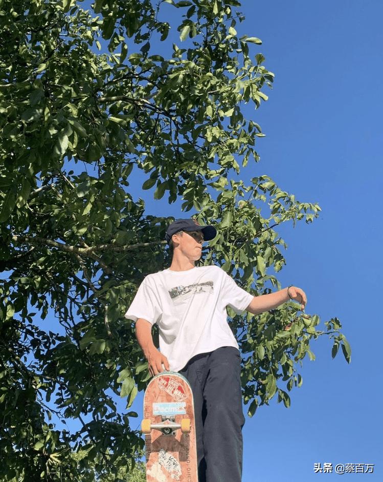 贝克汉姆小儿子克鲁兹穿drew,贝克汉姆晒小儿子克鲁兹工作照