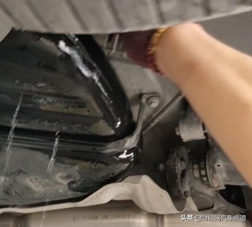 2010年宝马3系油箱油泵盖漏油,宝马新3系还烧机油漏油吗