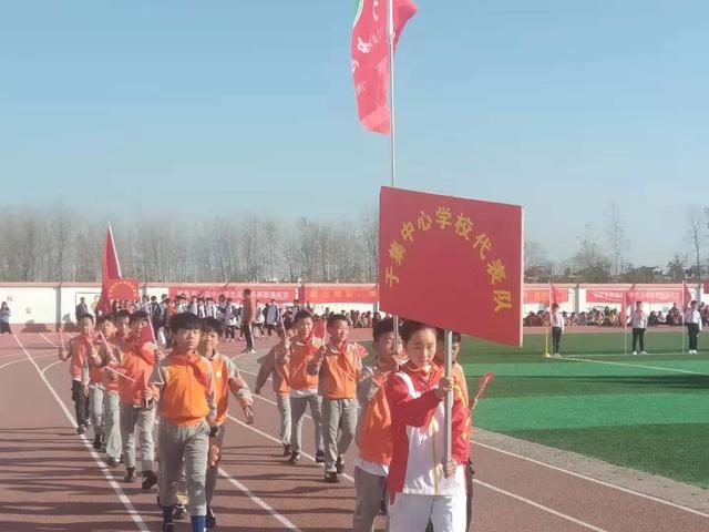 阜南县教育系统（南片区）中小学校园足球联赛在王化镇开幕