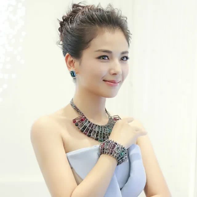 3折！火了125年的施华洛世奇，凭什么让女人无法拒绝？