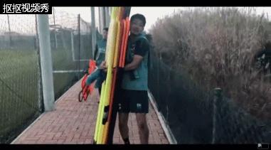 荷兰劲旅5年合同签日本超新星更多菅原让中国足球被甩远