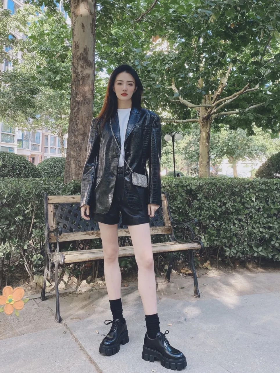 秋季小白鞋百搭款,潮流百搭小白鞋舒适不累脚的皮鞋