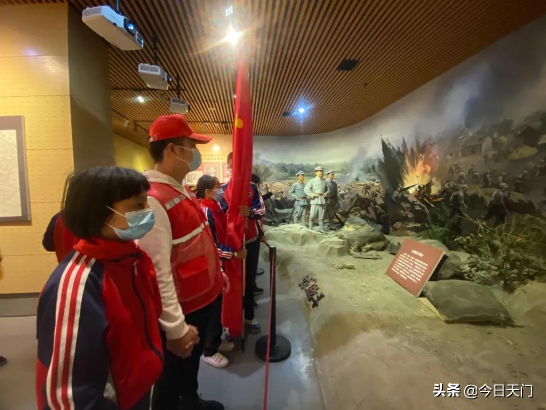 手拉手一起去春游,手拉手去郊游