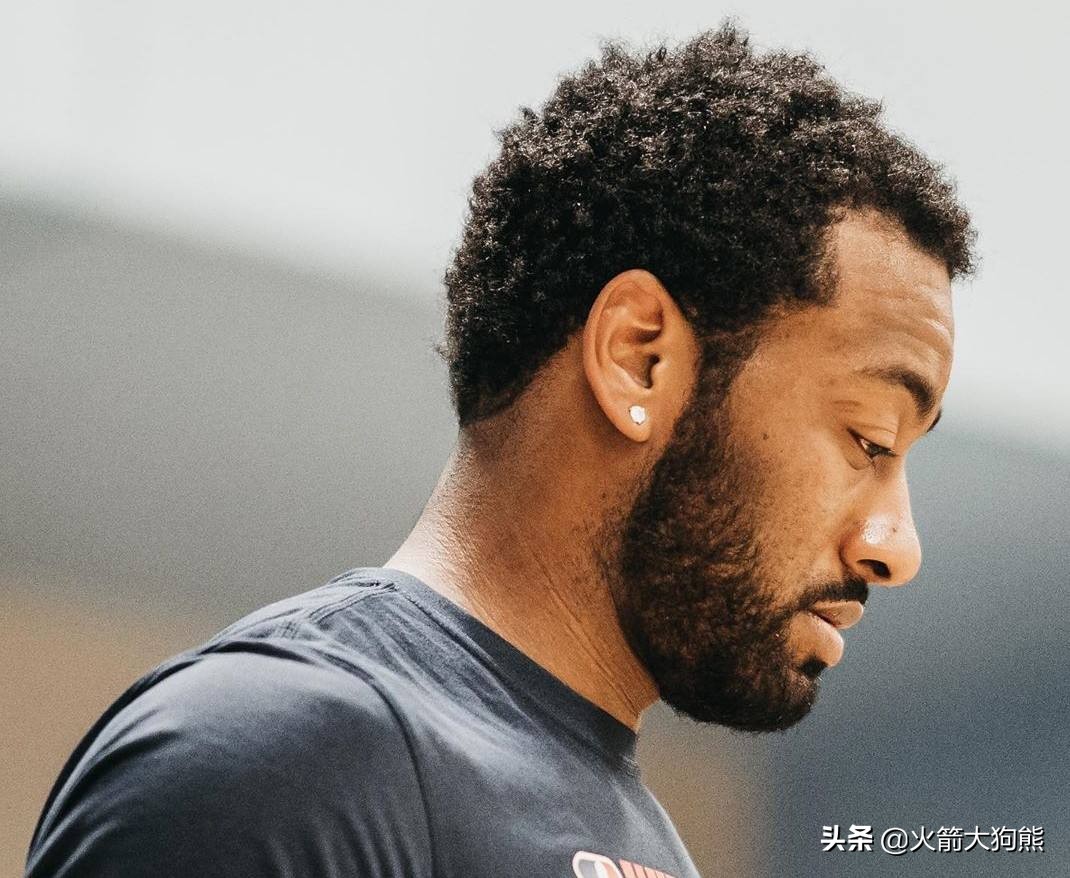 沃尔赛前入场照,沃尔出场服