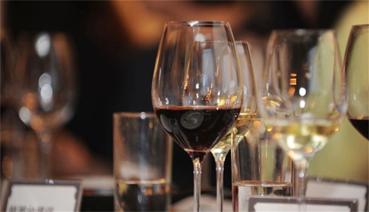 唐三镜酱香型酒,唐三镜杨俊丽