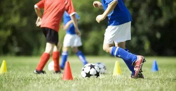 想踢球去哪踢啊,想踢球去哪里找朋友