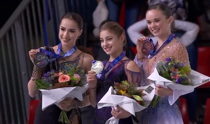 花滑冠军颁错奖牌原视频季军,花滑发错金牌给亚军的是谁