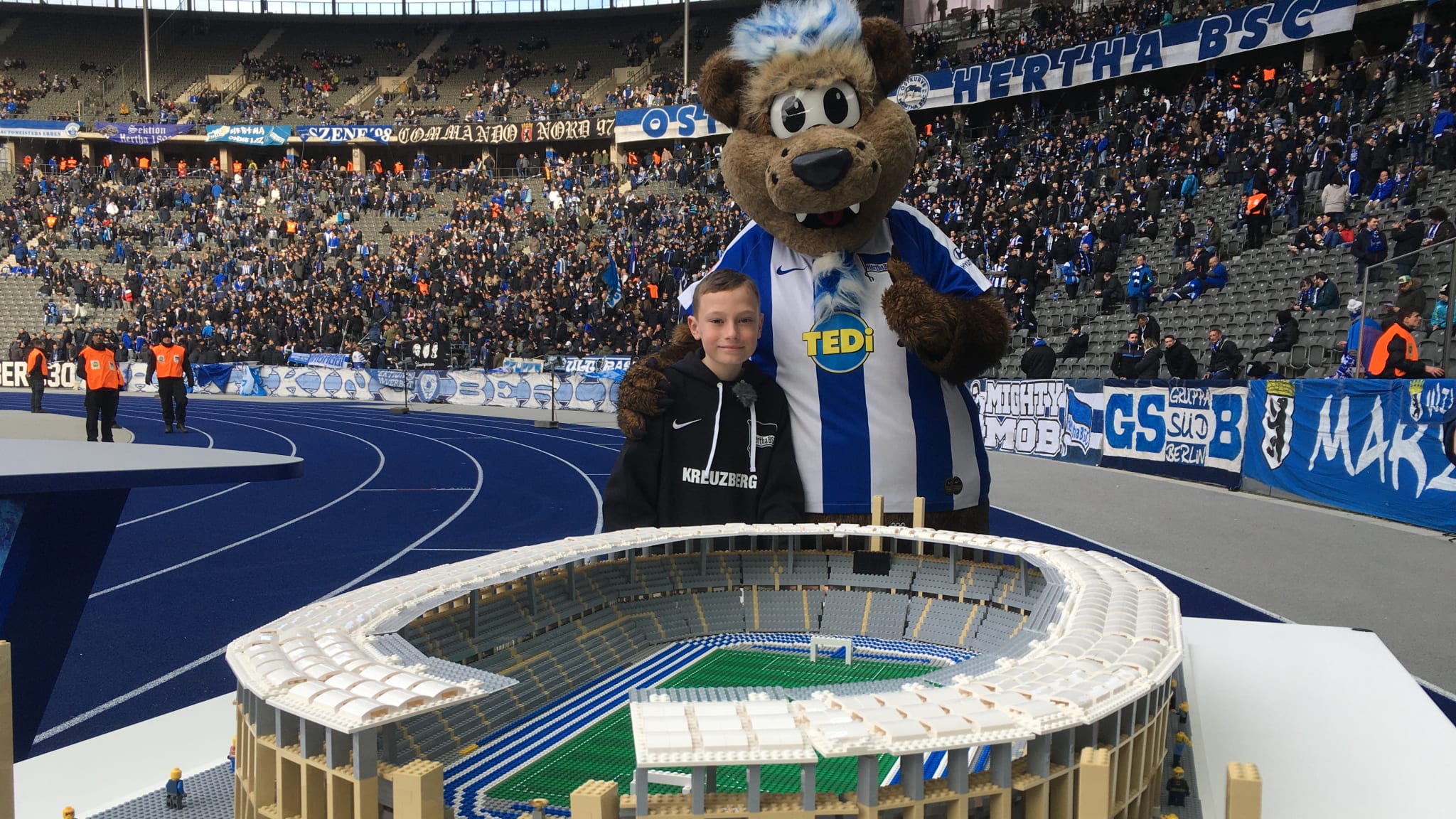 乐高足球场10299,老特拉福德足球场乐高