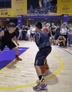 14岁独臂篮球少年现状,云浮独臂少年打篮球