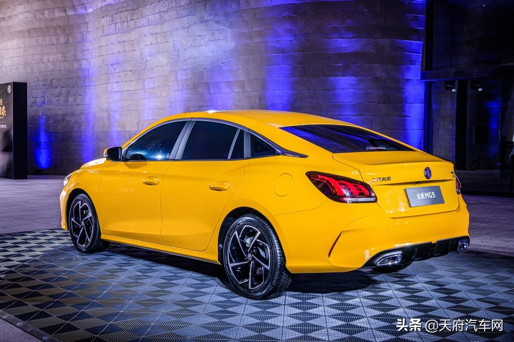 8万级运动轿跑无对手试驾全新mg5,2021款名爵mg51.5l青春豪华版内饰