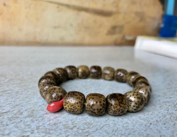 高格调手腕配饰,秋季时尚小配饰