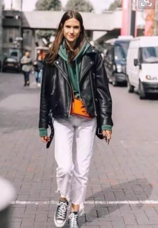 LV太子妃身材真绝了！跟14岁女儿穿比基尼度假，母女俩长太像