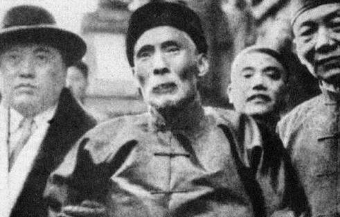 袁克定是怎样一个没落贵族？讲规矩经常模仿袁世凯，关键处要尊严