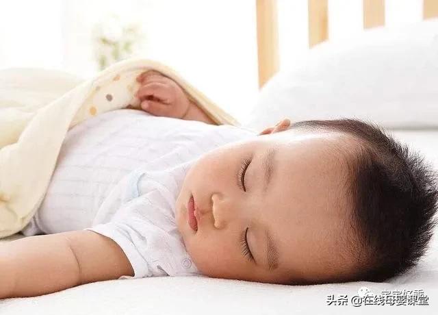 小孩睡觉怎么盖被子不容易感冒,孩子睡觉热怎么盖被子