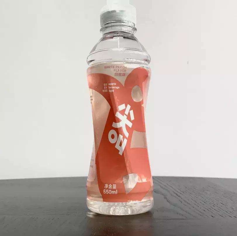这20+款新饮品，我们喝出了打屁虫、清新剂、中药丸的味儿……