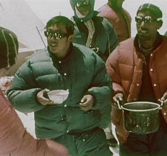 26岁登上了人生第一座雪山,他失去双腿后69岁再次登上珠峰