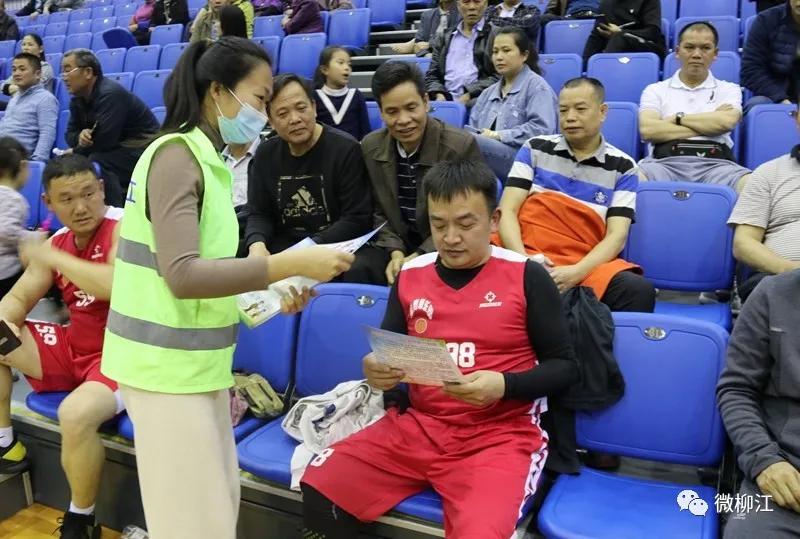 宸呭嘲涔嬫垬瓒呯噧瑙嗛,宸呭嘲瀵瑰喅瓒呯噧