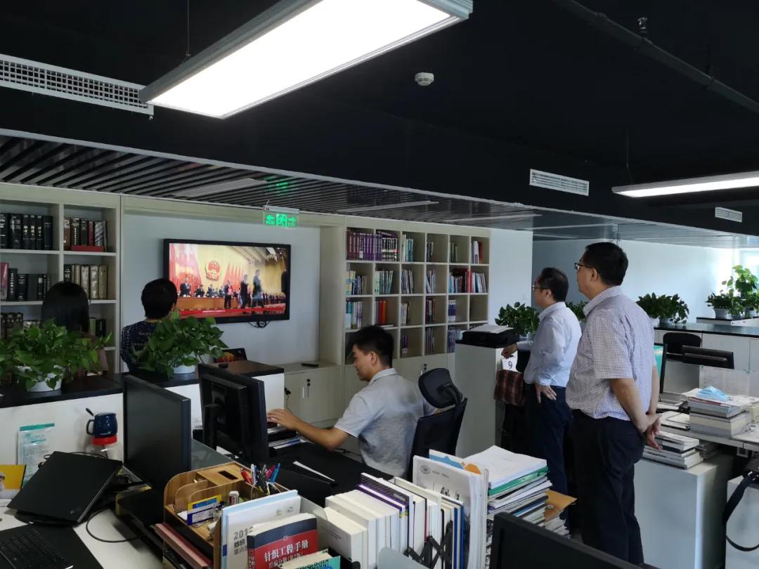 记住他们，纺织行业这些集体和个人获得全国抗疫先进表彰，中国纺联组织收看表彰大会